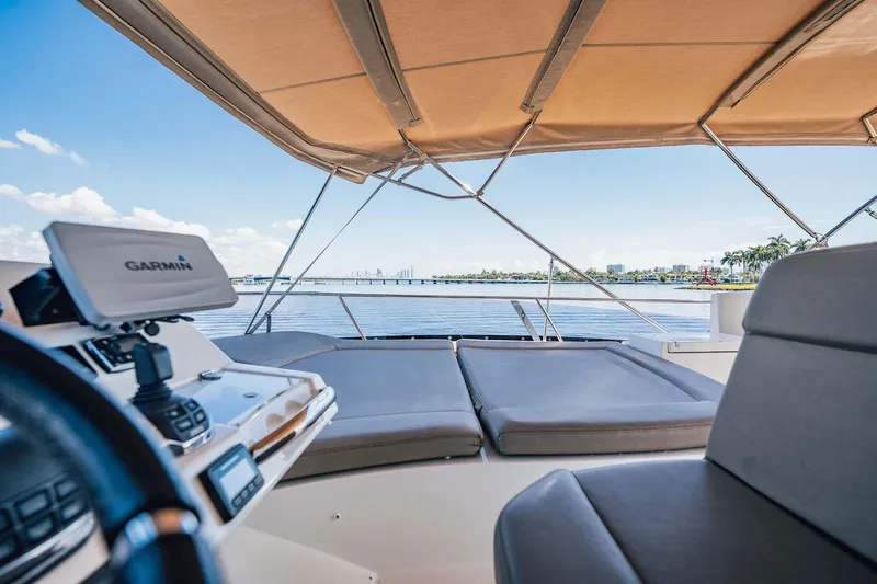 J's Band II Yacht Photos Pics 