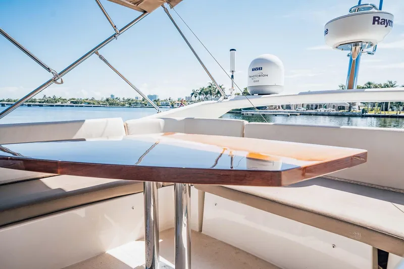 J's Band II Yacht Photos Pics 