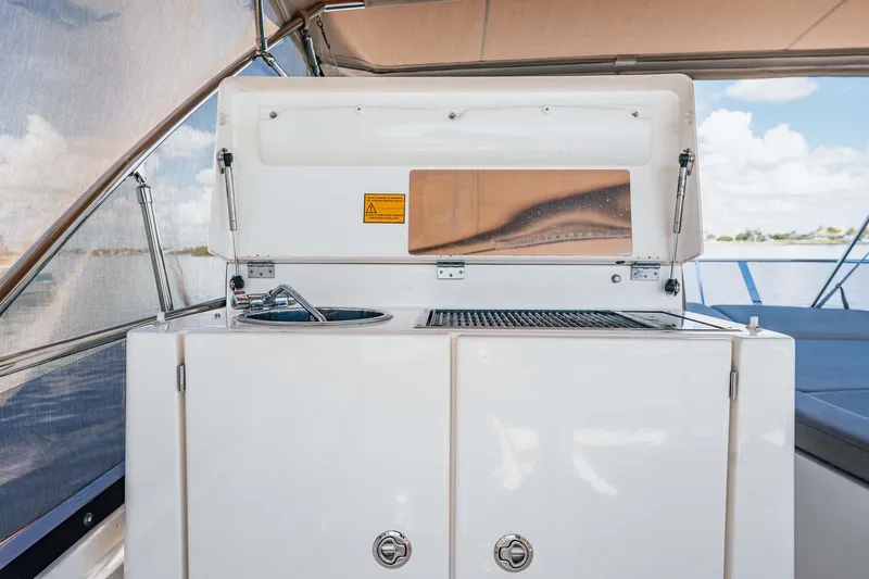 J's Band II Yacht Photos Pics 