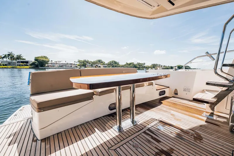 J's Band II Yacht Photos Pics 