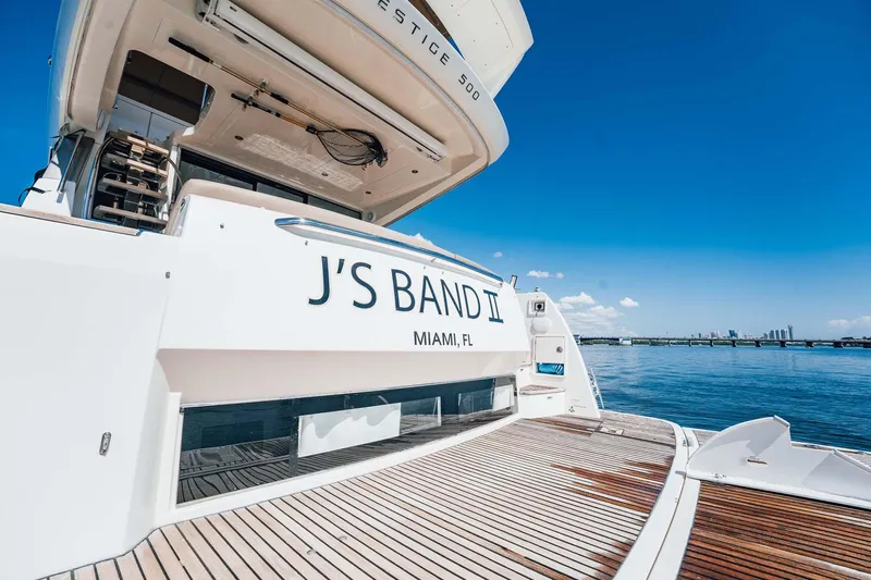 J's Band II Yacht Photos Pics 