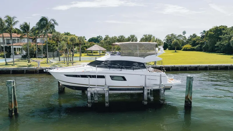 J's Band II Yacht Photos Pics 