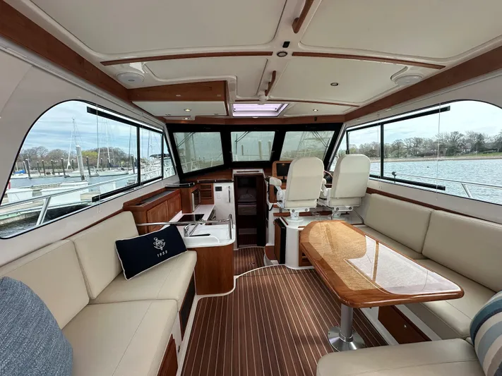 Privateer Yacht Photos Pics 