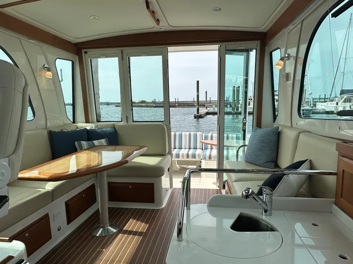 Privateer Yacht Photos Pics 