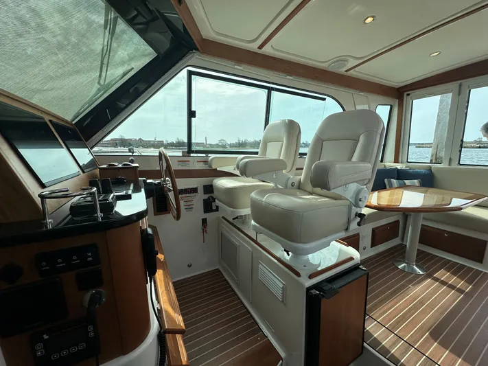 Privateer Yacht Photos Pics 