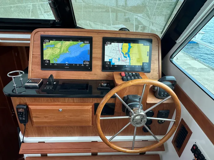 Privateer Yacht Photos Pics 