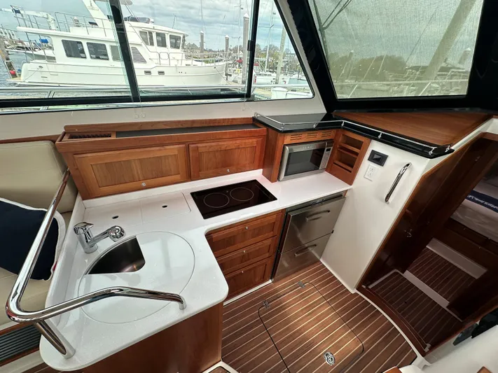 Privateer Yacht Photos Pics 