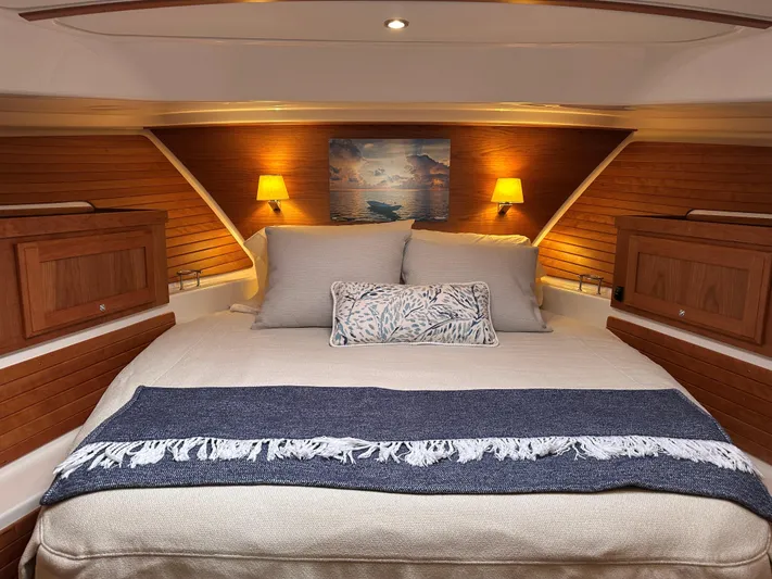 Privateer Yacht Photos Pics 
