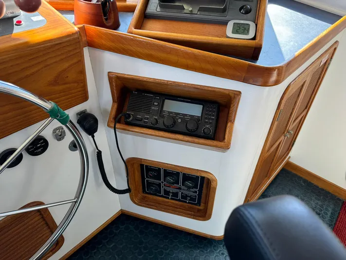 Stella Yacht Photos Pics Pilothouse VHF
