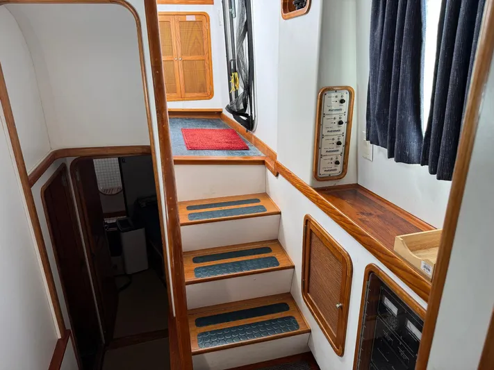 Stella Yacht Photos Pics Pilothouse Steps