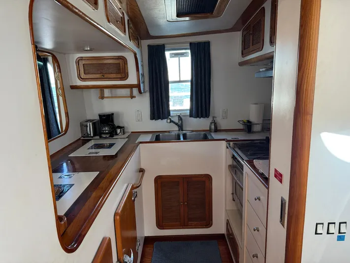 Stella Yacht Photos Pics 