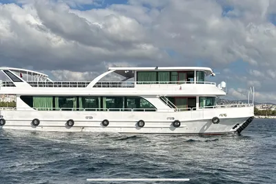 Custom-Craft RESTAURANT AND EXCURSION VESSEL 185PAX