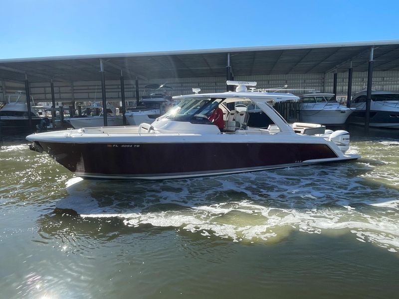 2020 Tiara Sport 38 LS