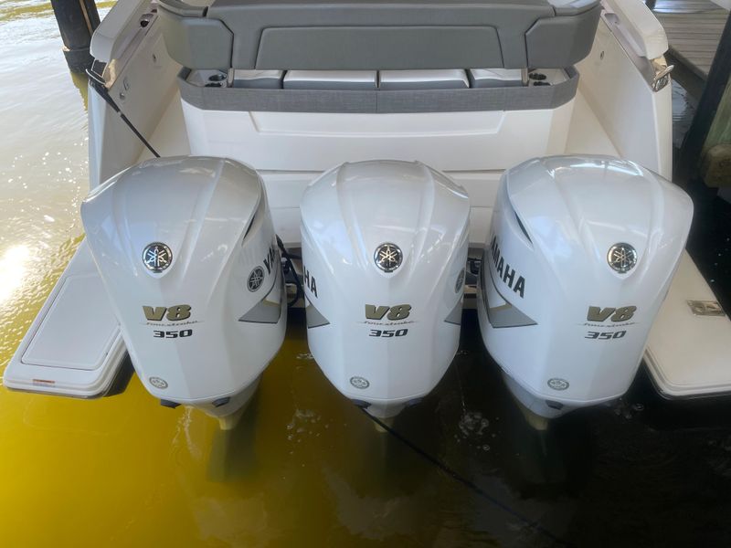 2020 Tiara Sport 38 LS