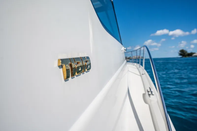 Blue Pearl Yacht Photos Pics 2004 Tiara Yachts 4200 Open on blue ocean with clear sky.