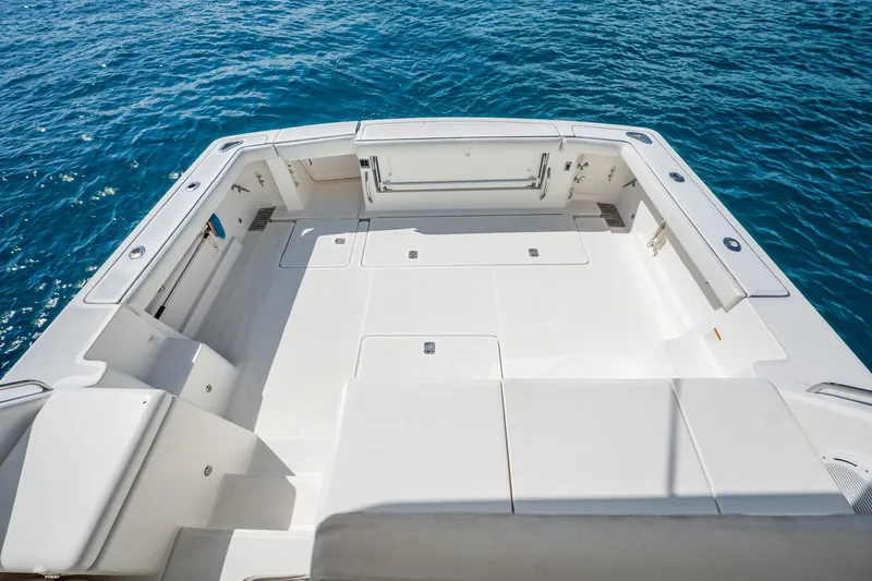 Blue Pearl Yacht Photos Pics 2004 Tiara Yachts 4200 Open boat deck with spacious seating and ocean view.