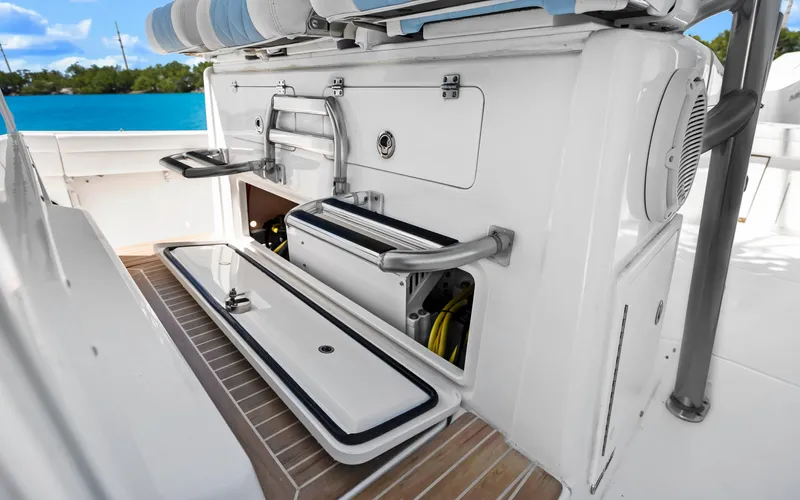 Shutter Up Yacht Photos Pics 