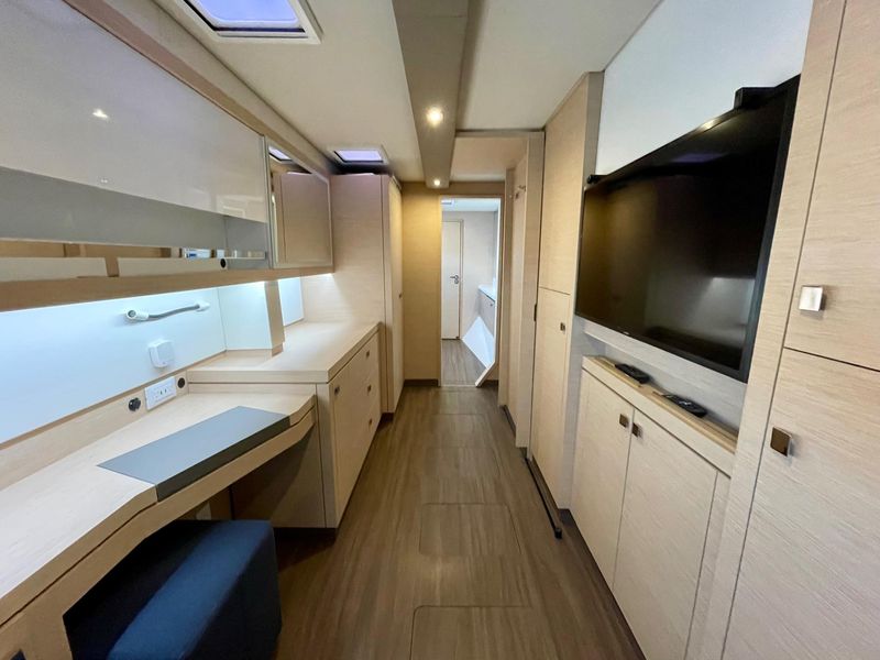 2019 Fountaine Pajot Saona 47
