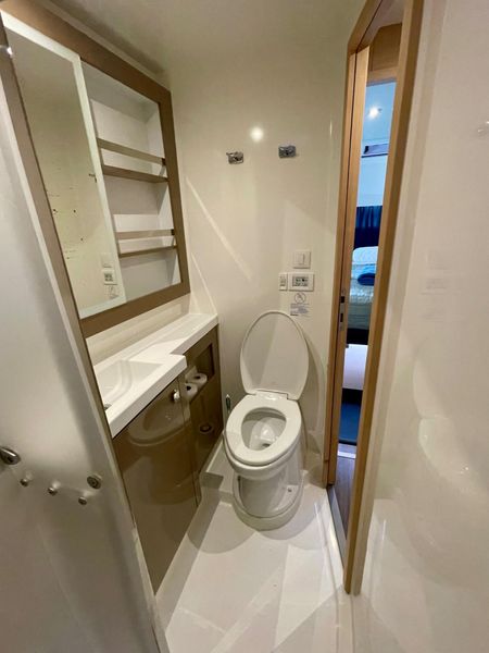 2019 Fountaine Pajot Saona 47