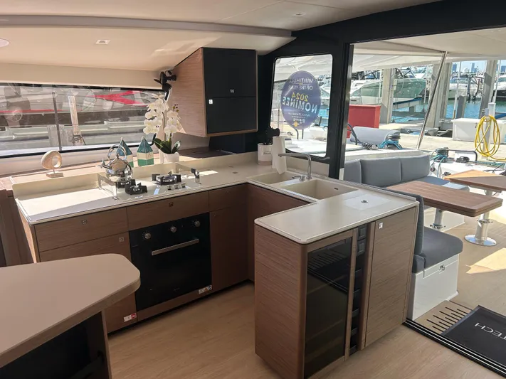  Yacht Photos Pics Nautitech 48