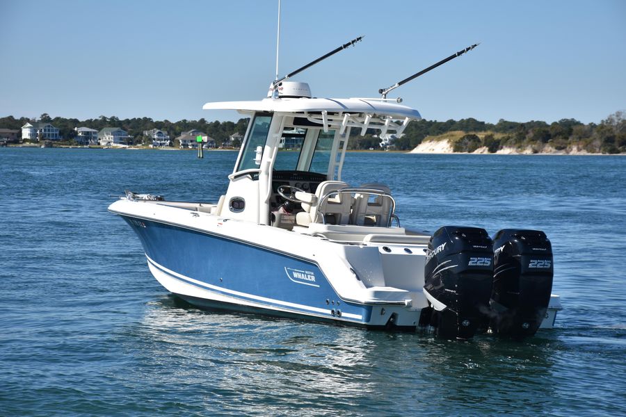 2017 Boston Whaler 250 Outrage