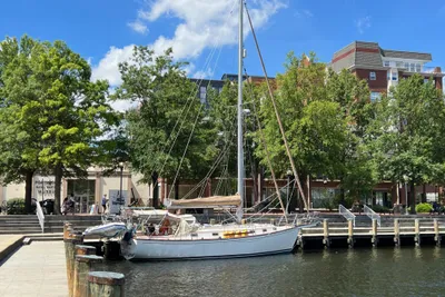Island Packet 38