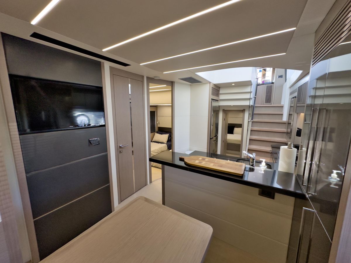 2020 Sunseeker 74 