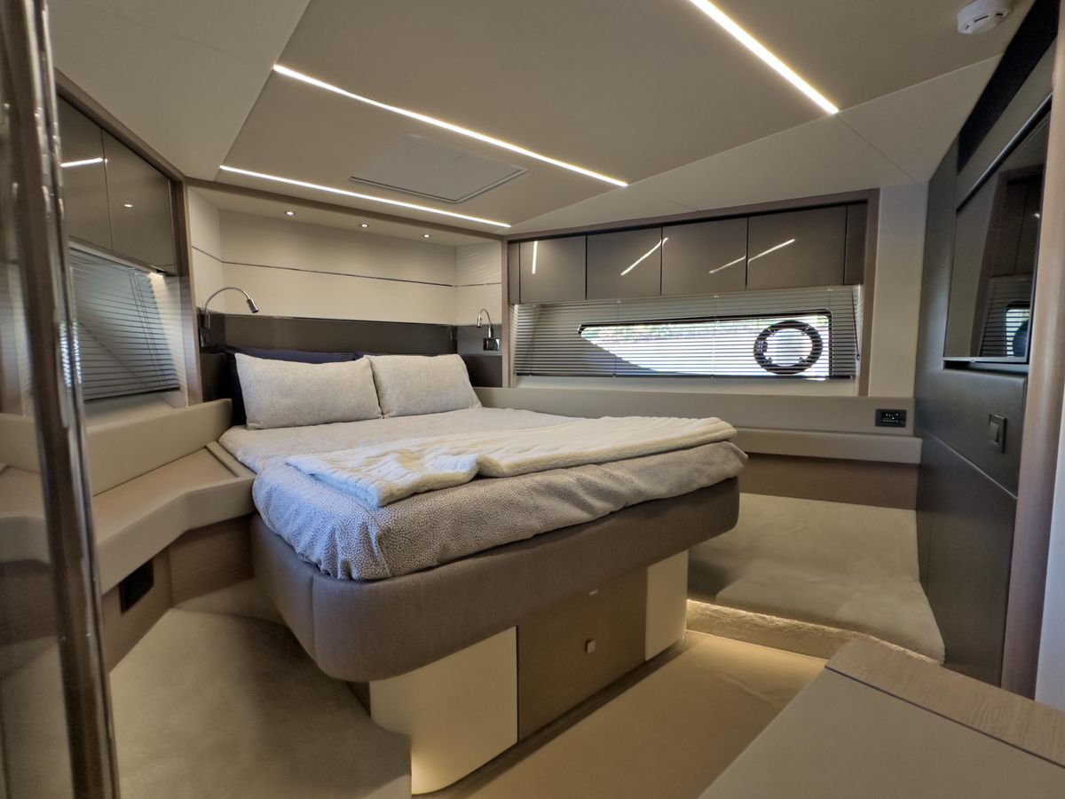2020 Sunseeker 74 