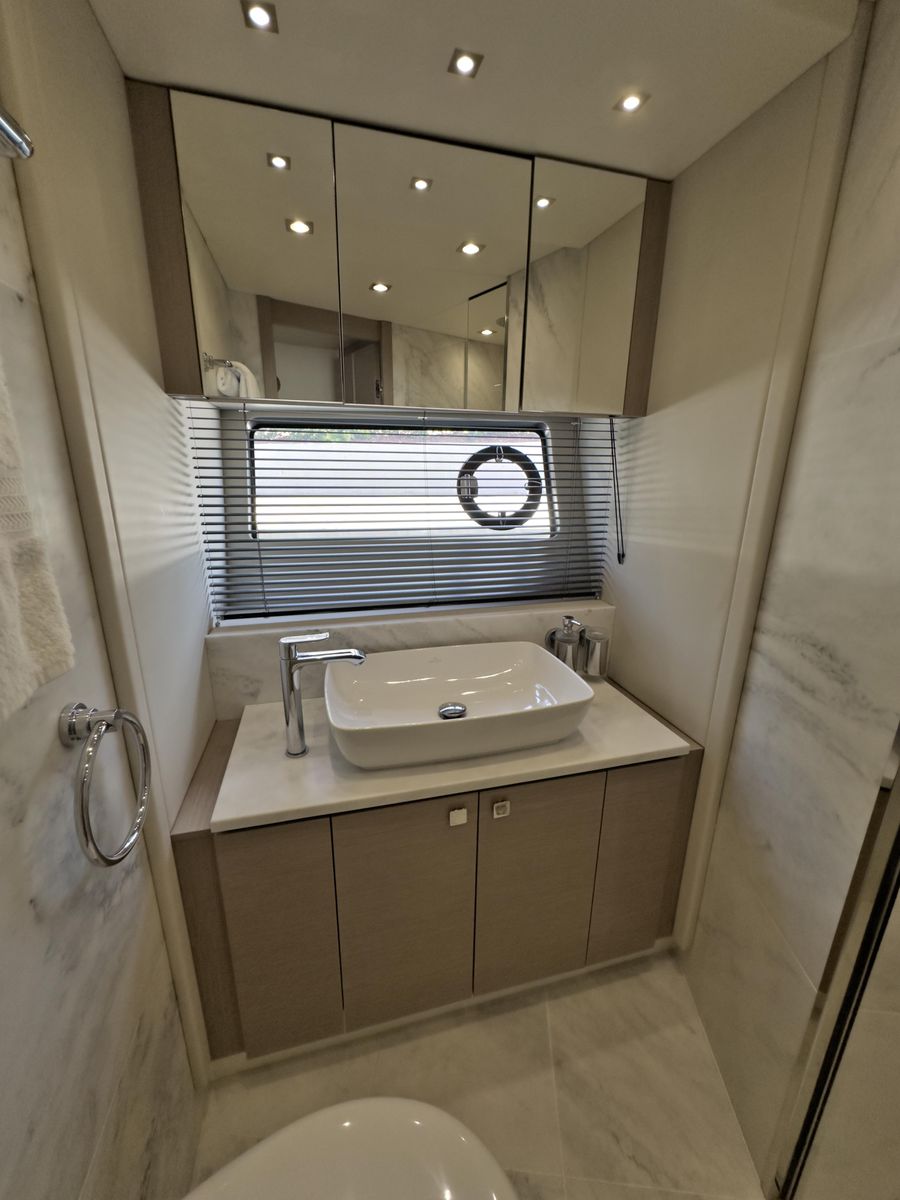 2020 Sunseeker 74 