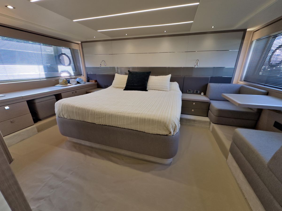 2020 Sunseeker 74 