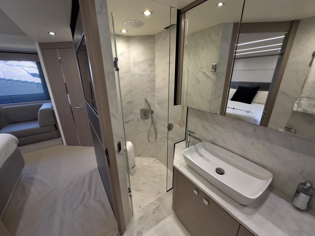2020 Sunseeker 74 