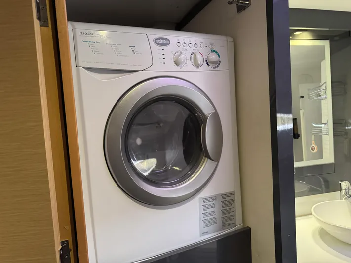 Karma Yacht Photos Pics 