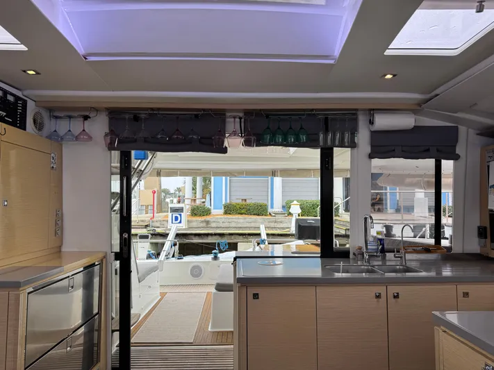 Karma Yacht Photos Pics 