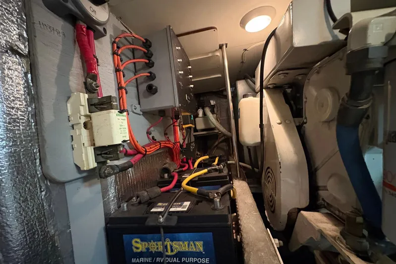 Lola's Ark III Yacht Photos Pics Engine room of 2001 Silverton 453 Motor Yacht with electrical components and battery.