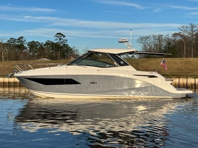 2022 Sea Ray 320 Sundancer