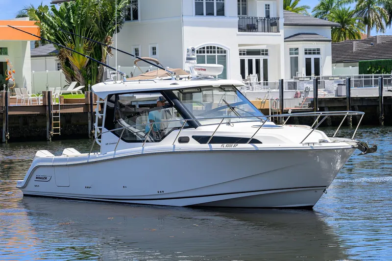 325 Boston Whaler W/ Seakeeper Stabilizer Yacht Photos Pics 