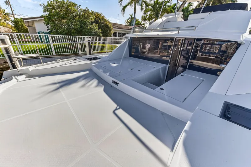  Yacht Photos Pics 2017 Leopard 43 Powercat yacht deck with spacious seating and modern design.