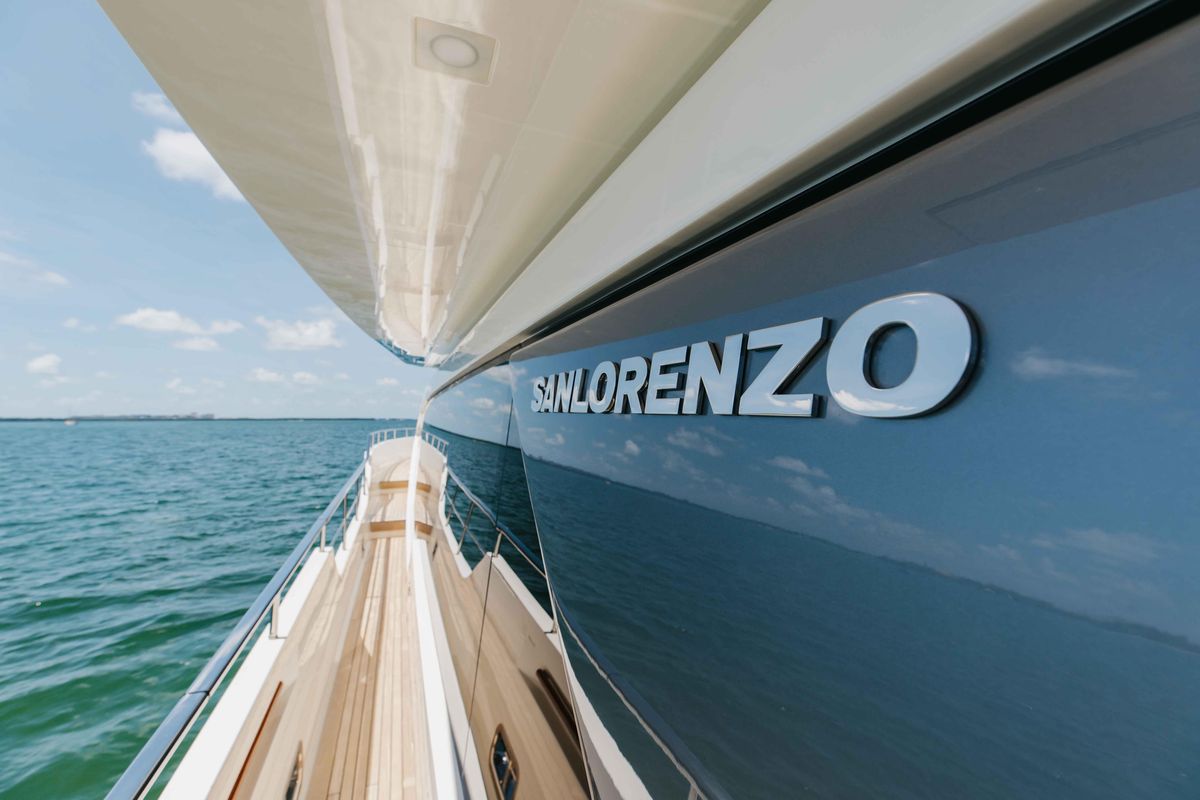 2022 Sanlorenzo 86 