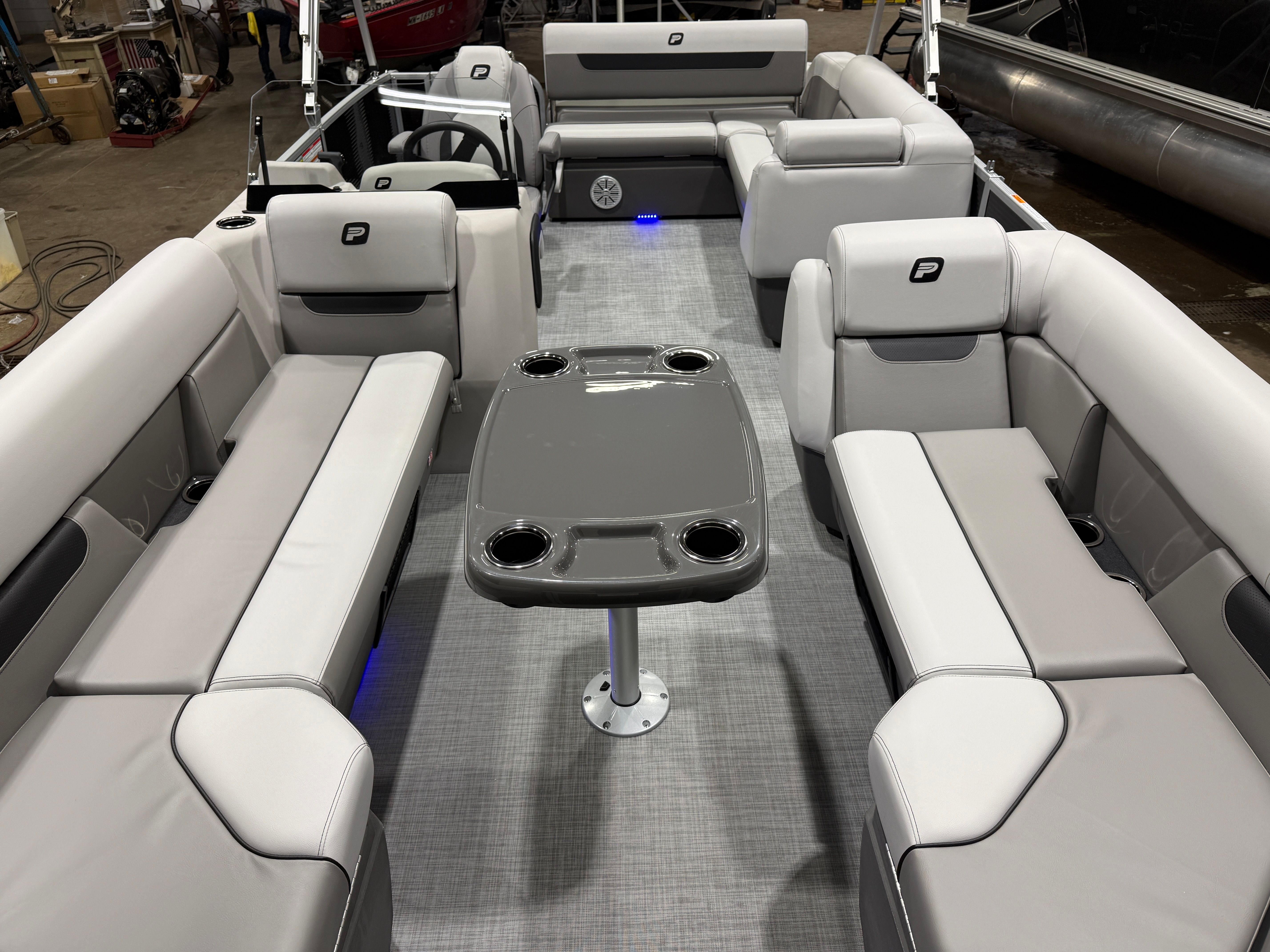 Princecraft Vectra 23 RL Swingback Tritoon & Mercury 4-Stroke EFI