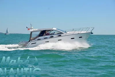 2011 Sealine SC35