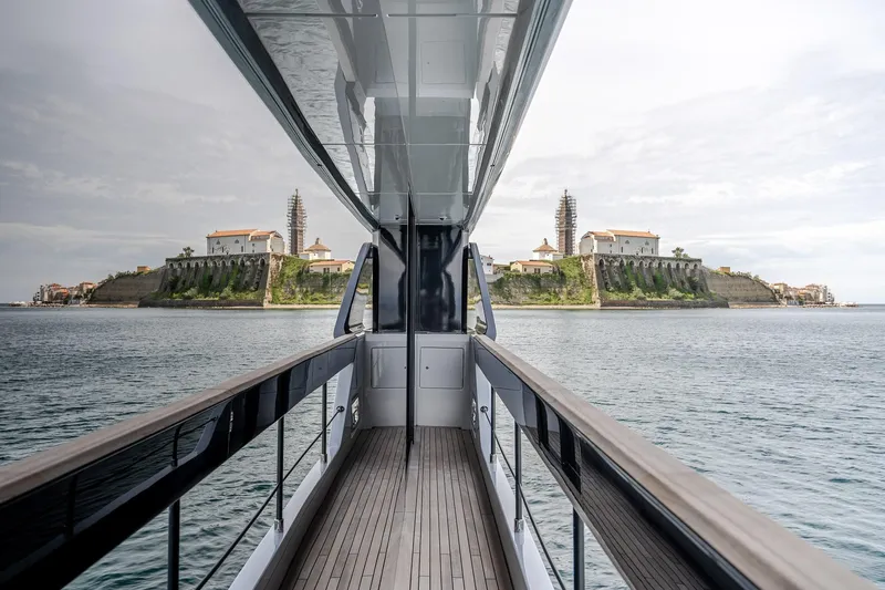  Yacht Photos Pics Isotta_LowRes28