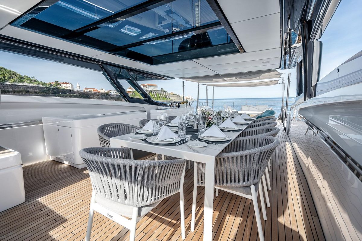 2023 Ferretti Yachts 78 