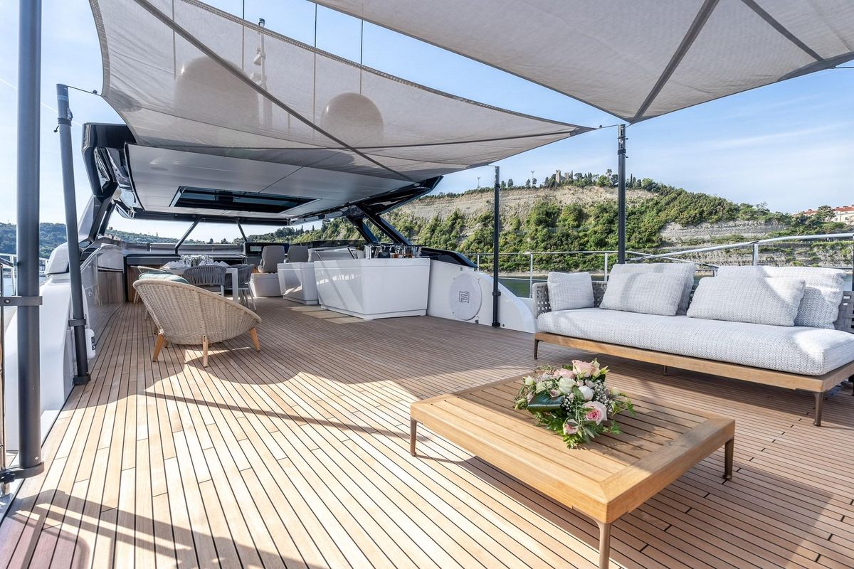 2023 Ferretti Yachts 78 