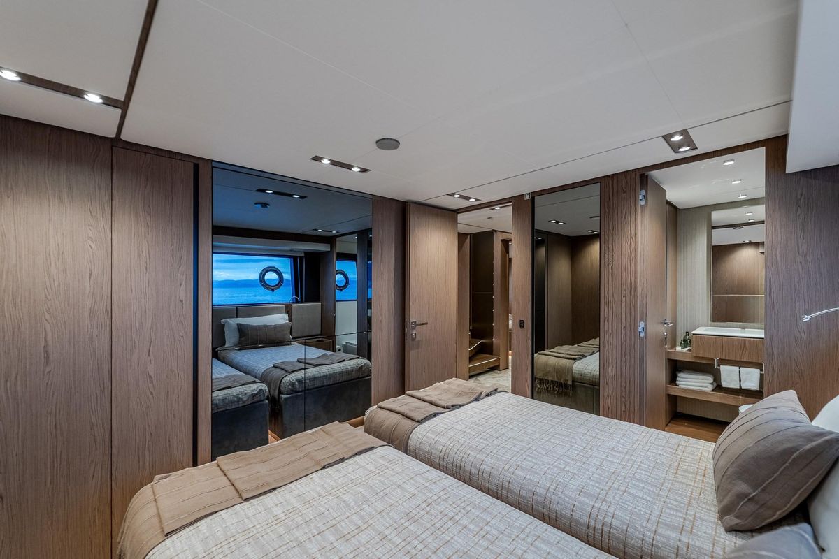 2023 Ferretti Yachts 78 