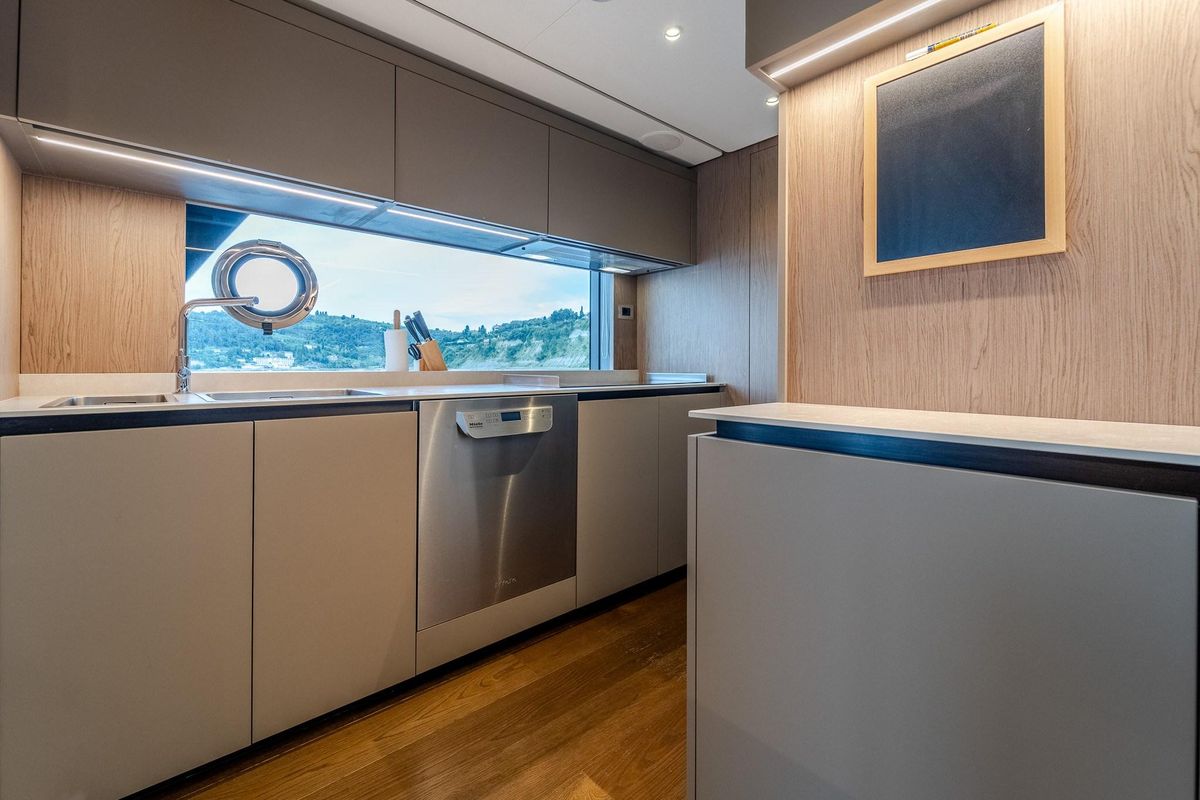 2023 Ferretti Yachts 78 