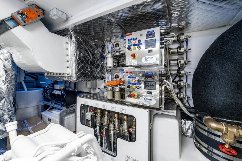  Yacht Photos Pics Isotta_LowRes66