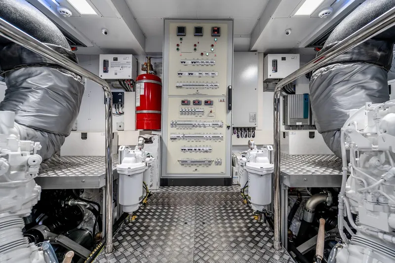  Yacht Photos Pics Isotta_LowRes67