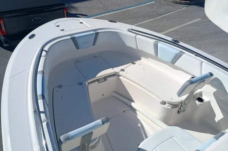 250-118 Yacht Photos Pics 2026 Robalo R250 Center Console boat interior with seating and storage compartments.