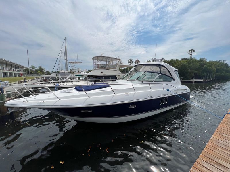 2008 Cruisers Yachts 420 Express