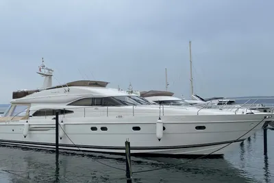 1999 Princess 65 Fly